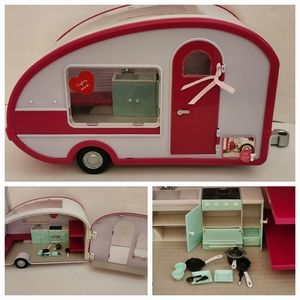 EUC Lori Roller Glamper and Accessories